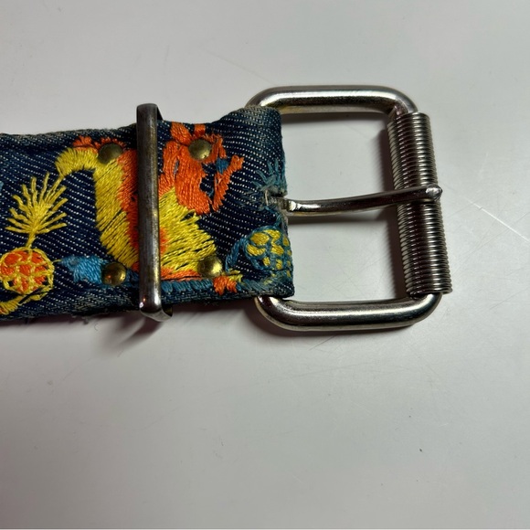 Unique denim belt with colourful embroidered squirrel pattern. Size 34-36. - Picture 2 of 10